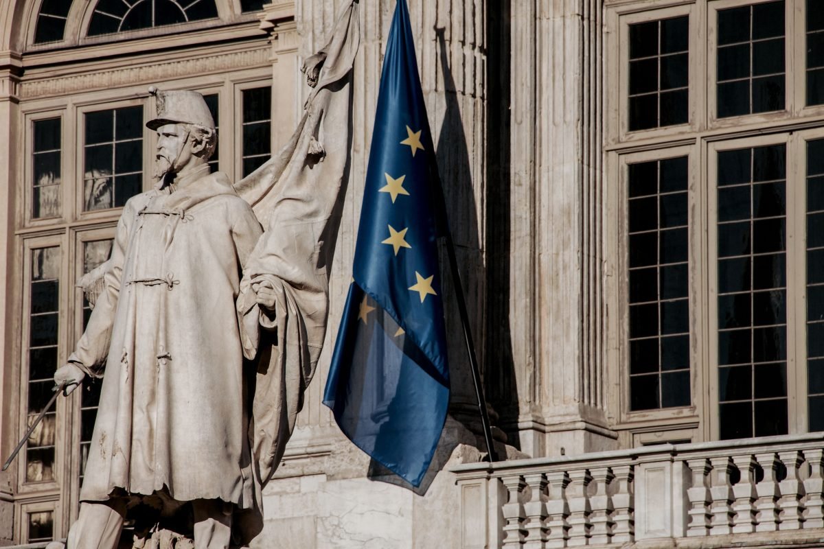 El BOJA fija las ayudas Erasmus 2026/2027: hasta 497 euros al mes para universitarios andaluces