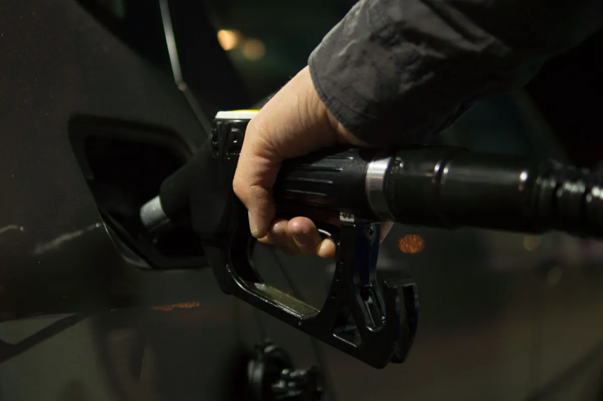 ¿Por qué nadie se queja cuando la gasolina se acerca a los 2 euros?
