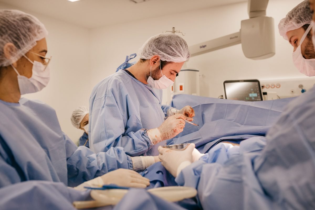 El BOJA publica las listas definitivas del concurso-oposición de Anatomía Patológica del SAS